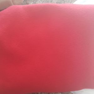 Red snuggle blanket pre owned no flaws